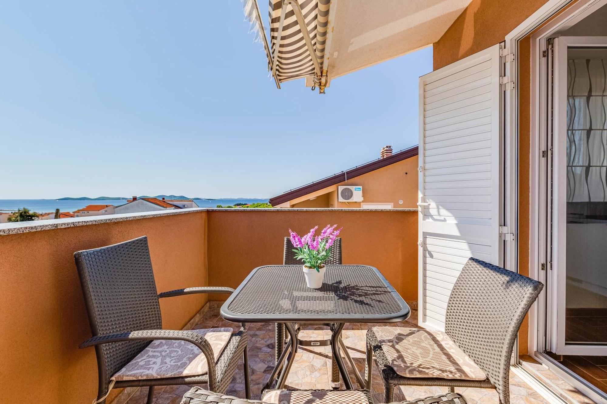 Apartmani Pocrnic Pakoštane Extérieur photo