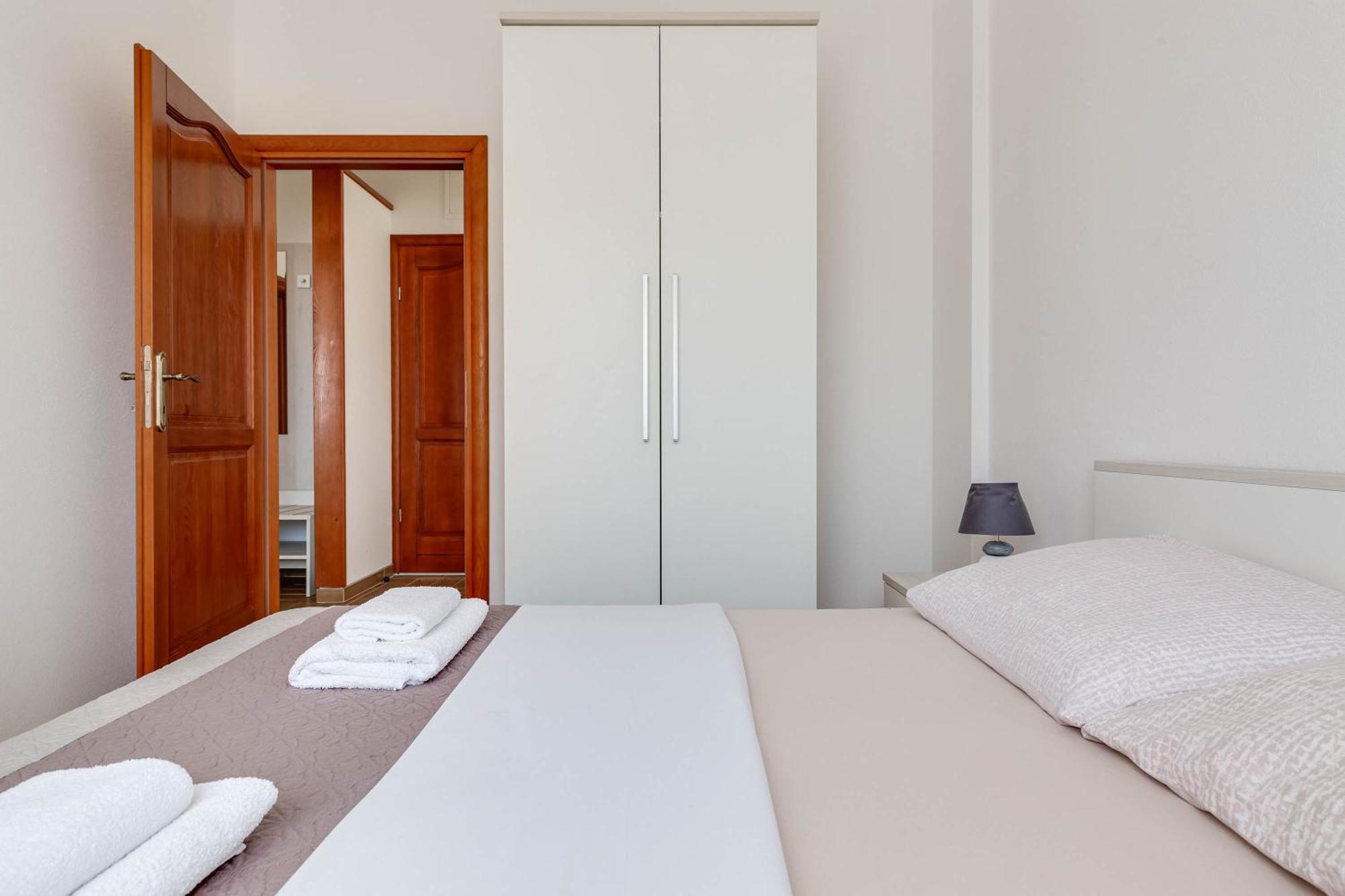 Apartmani Pocrnic Pakoštane Extérieur photo