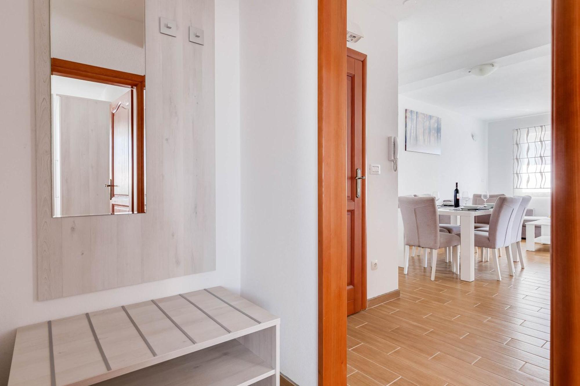 Apartmani Pocrnic Pakoštane Extérieur photo