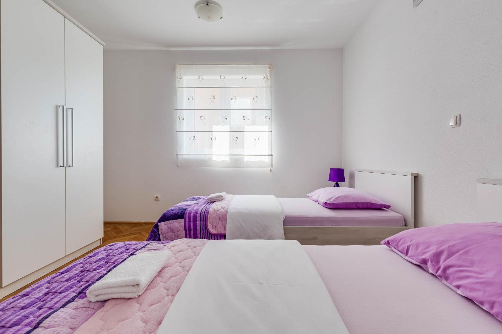 Apartmani Pocrnic Pakoštane Extérieur photo