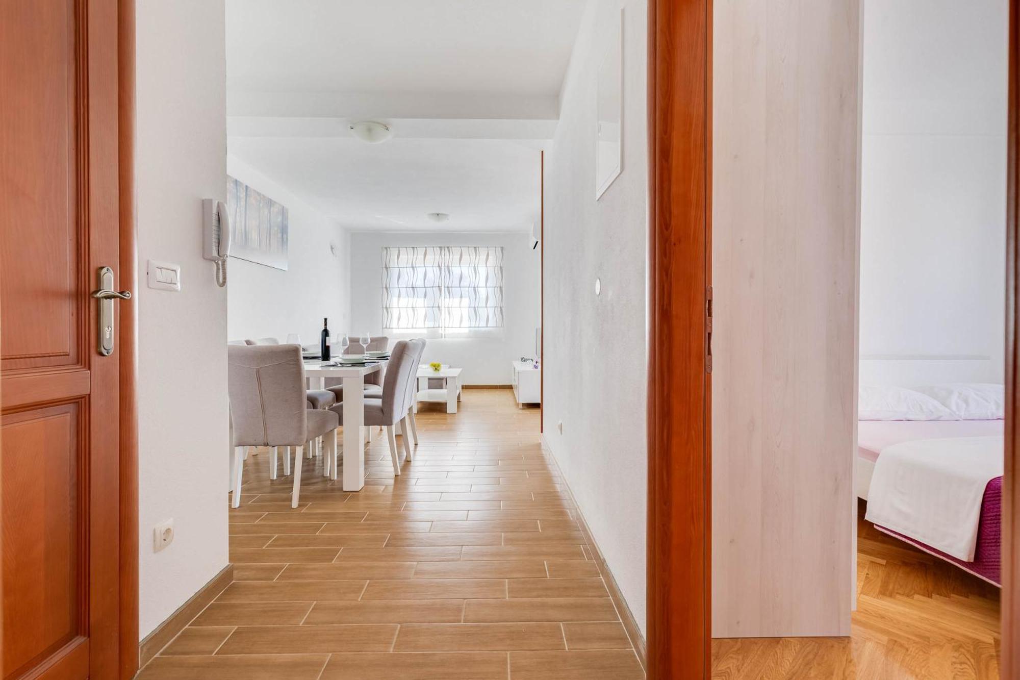 Apartmani Pocrnic Pakoštane Extérieur photo